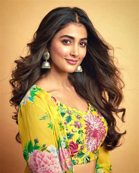 pooja hegde age marriage|Pooja Hegde Wiki, Age, Boyfriend, Family, Biography